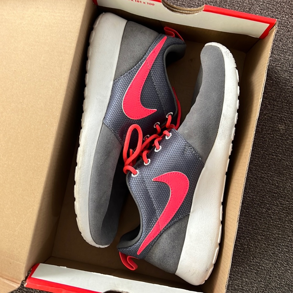 Nike roshe runs